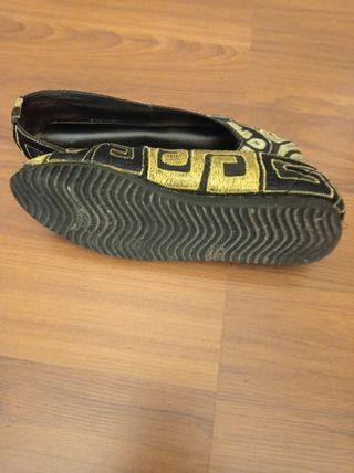 Bailarinas bordadas negro y dorado