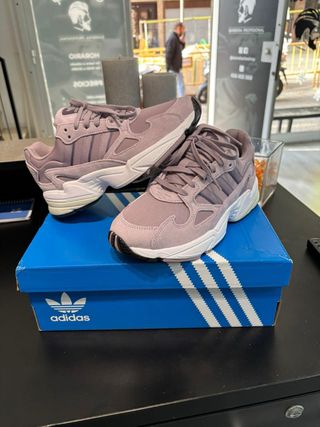 Zapatillas Adidas rosas y blancas