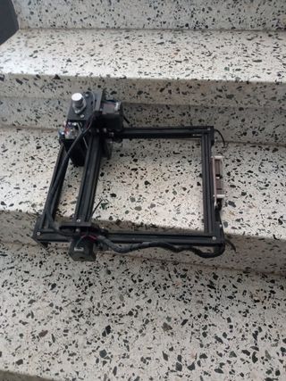 Impresora 3D Negra y Plateada
