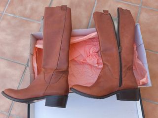 Botas de piel altas marrones