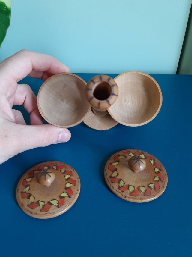 Porta sale e pepe e porta stuzzicadenti in legno