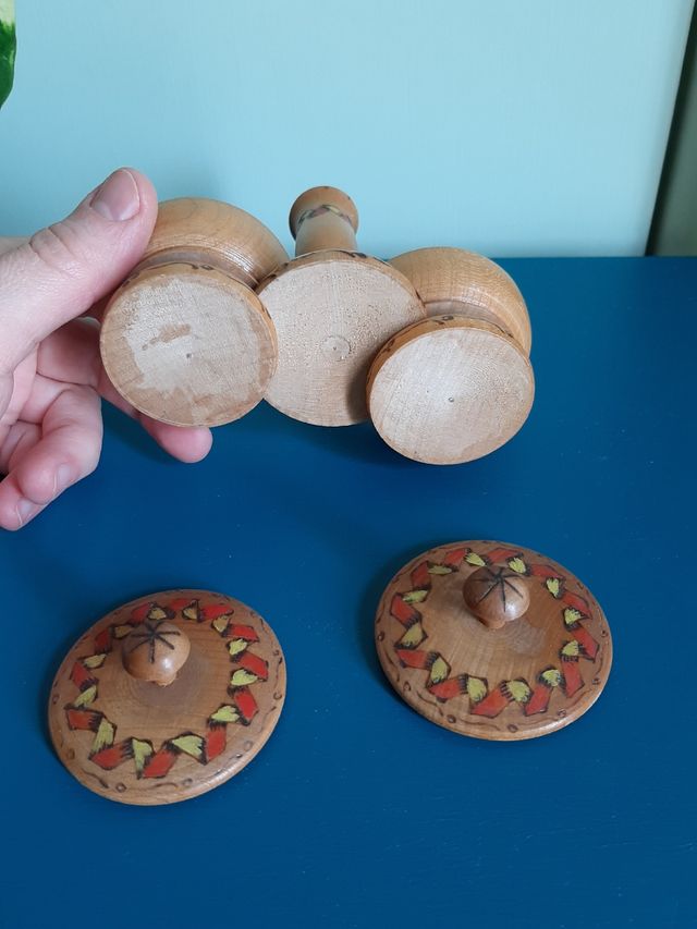 Porta sale e pepe e porta stuzzicadenti in legno