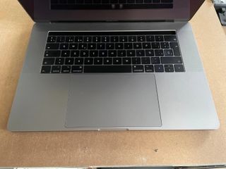 MacBook Pro 15,4 i7 16GB 1TB SSD 2018