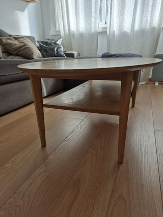 Mesa de centro ovalada de madera