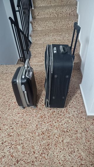 Maletas grande y pequeña
Las dos 25€ oferta 