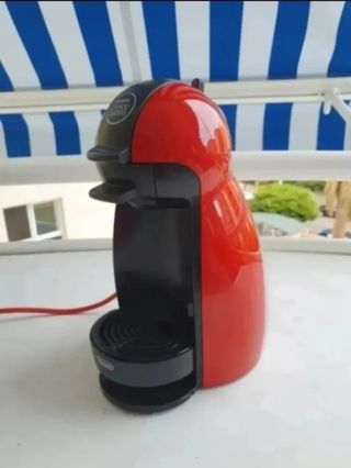 Cafetera Dolce Gusto Roja
