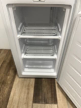 Congelador vertical Svan