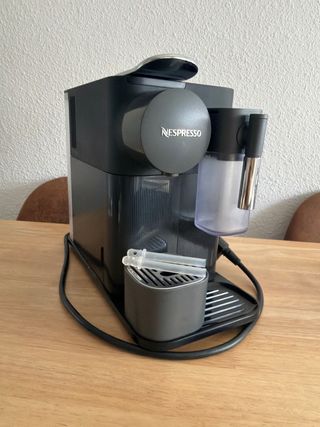Cafetera Nespresso Lattissima one