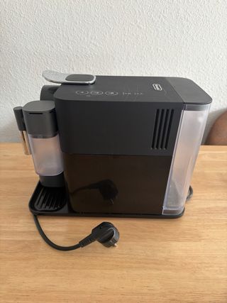 Cafetera Nespresso Lattissima one