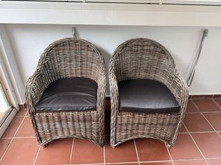 Sofá +2 sillas de mimbre y cuero para terraza