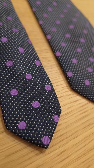Corbata Giacomo negra con Puntos Morados