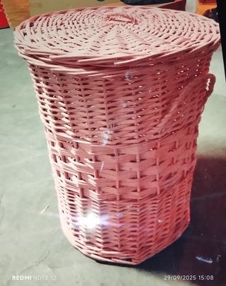 Cesta grande de mimbre con tapa