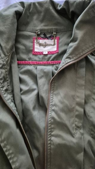 Trench Pepe Jeans verde oliva. 
Talla L como una M