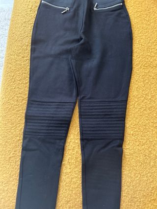 Pantalón Zara Talla M con Cremalleras