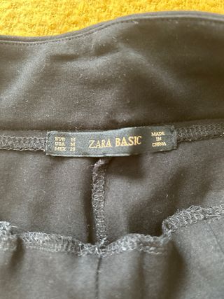 Pantalón Zara Talla M con Cremalleras