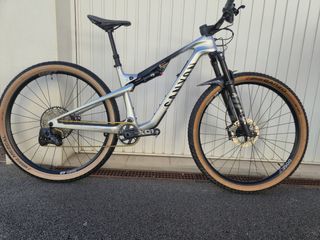 CANYON LUX TRAIL CF7 TALLA S MENOS DE 500 KMS 