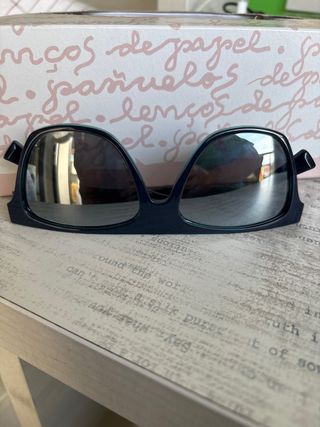 Gafas de sol azules