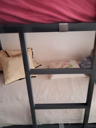 Litera de Hierro y Madera.