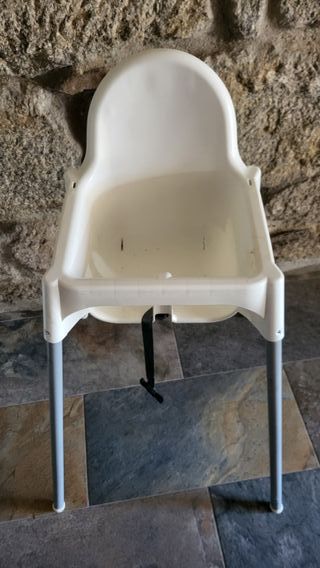 Trona Ikea con cojín rayas