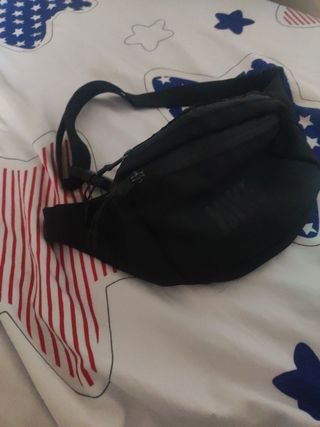 Riñonera Nike Negra