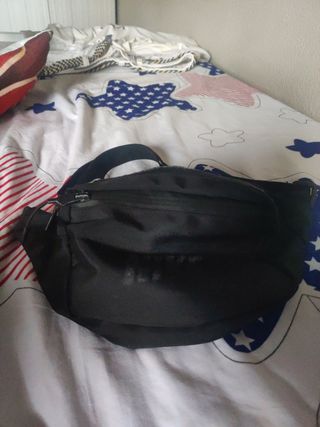 Riñonera Nike Negra