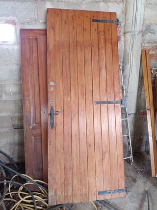 Puerta de madera.