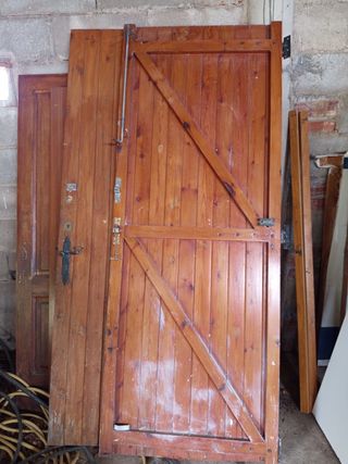 Puerta de madera.