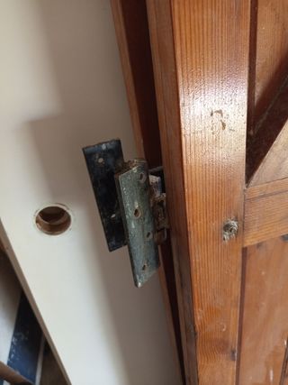 Puerta de madera.