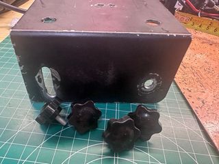 SOPORTE EMISORA con sus 4 palomillas