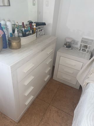 Cómoda y 2 Mesitas de Noche Blanca y espejo 