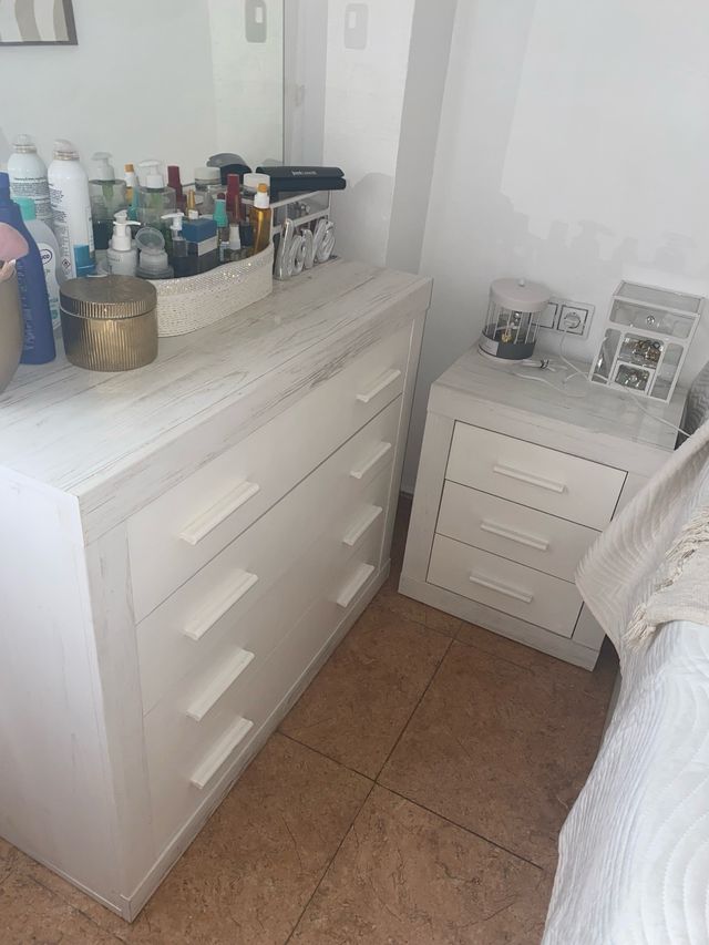 Cómoda y 2 Mesitas de Noche Blanca y espejo