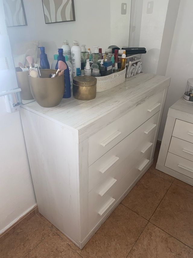 Cómoda y 2 Mesitas de Noche Blanca y espejo