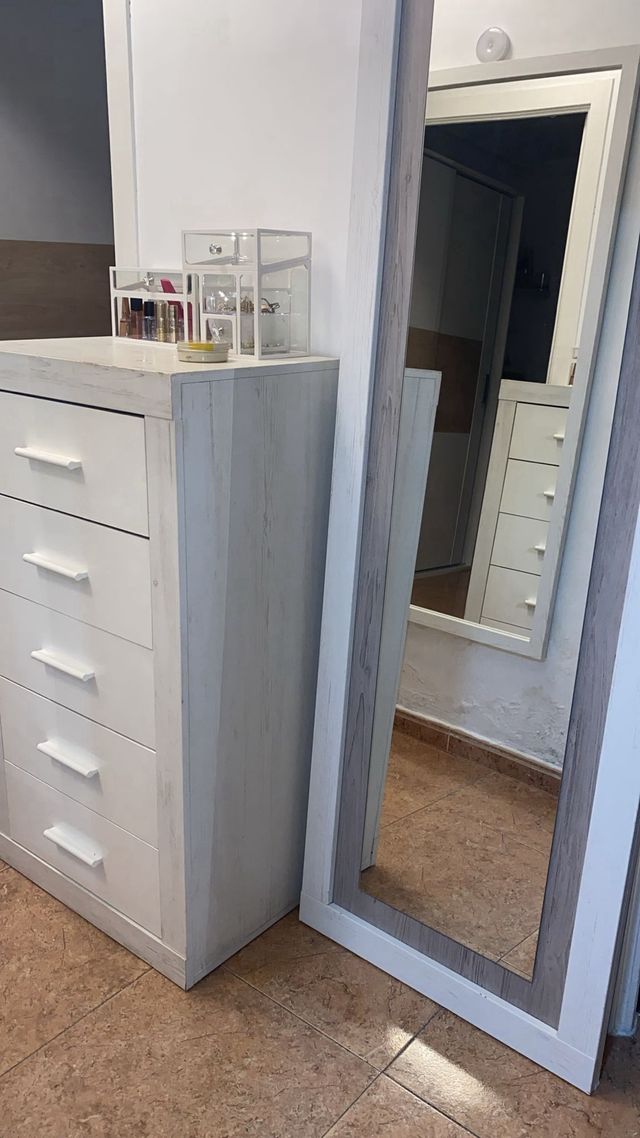 Cómoda y 2 Mesitas de Noche Blanca y espejo