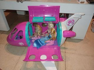 Avión y Muñecas Barbie