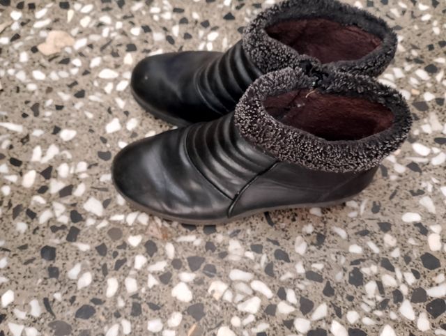 Botines negros forrados