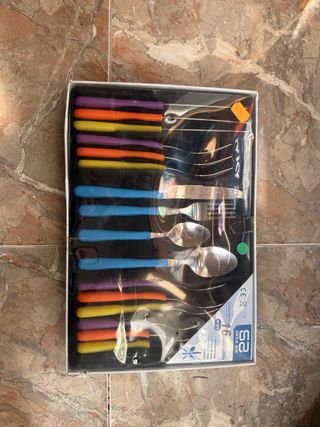 Cubertería S2 16 piezas colores