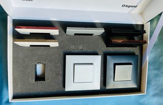 Caja de Muestras Pulsadores de Luz Legrand