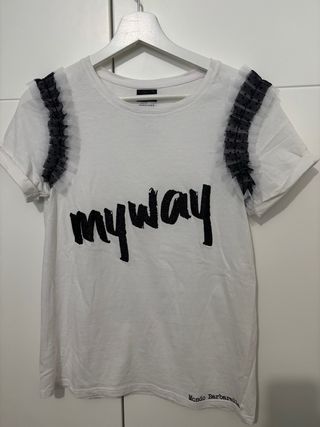 Camisetas Mondo Barbarella blancas y negras