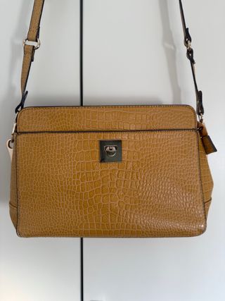 Bolso Parfois mostaza efecto piel cocodrilo