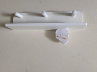 Estantería perchero infantil búho de madera