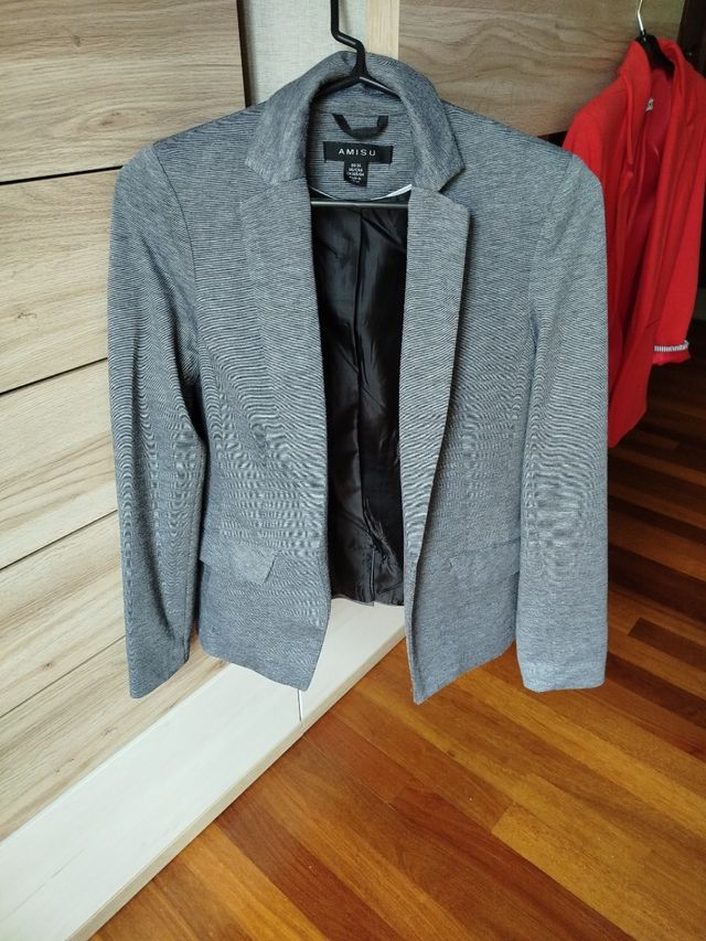 Americana gris Amisu