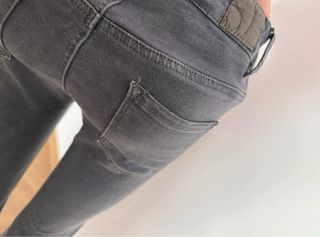 pantalón campana gris