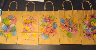 Bolsas de regalo kraft decoradas a mano