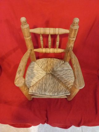 Silla infantil antigua de enea