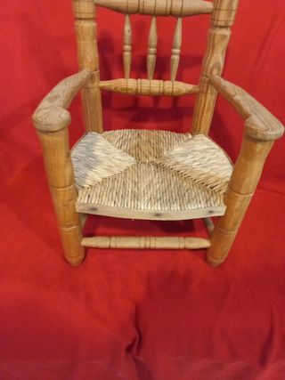 Silla infantil antigua de enea