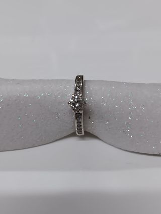 Anillo Oro Blanco 18k con Brillantes