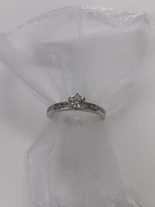 Anillo Oro Blanco 18k con Brillantes