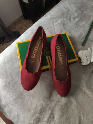 Zapatos tacón bajo Pitillos plateados talla 41