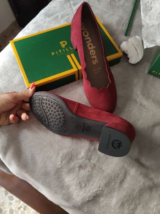 Zapatos tacón bajo Pitillos plateados talla 41