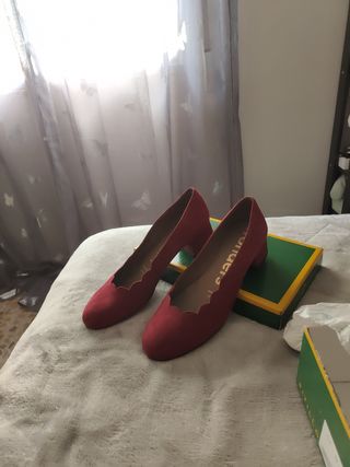 Zapatos tacón bajo Pitillos plateados talla 41